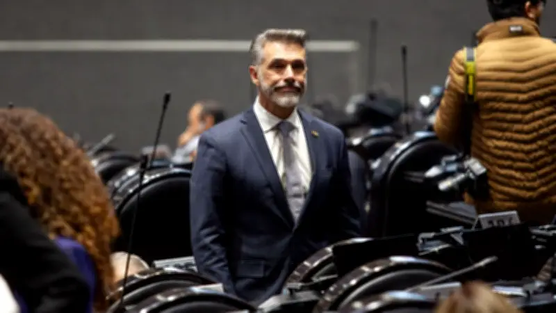 Sergio Mayer Abandona su Curul en la Cámara de Diputados para Unirse a La Casa de los Famosos 6