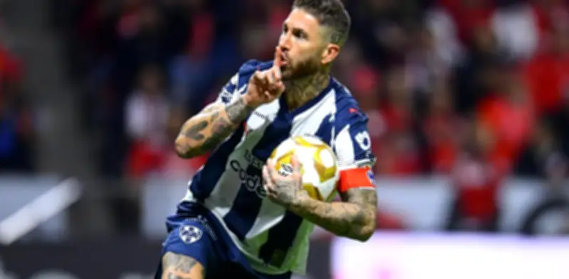 Sergio Ramos responde a Tato Noriega por críticas sobre Grammys y su canción