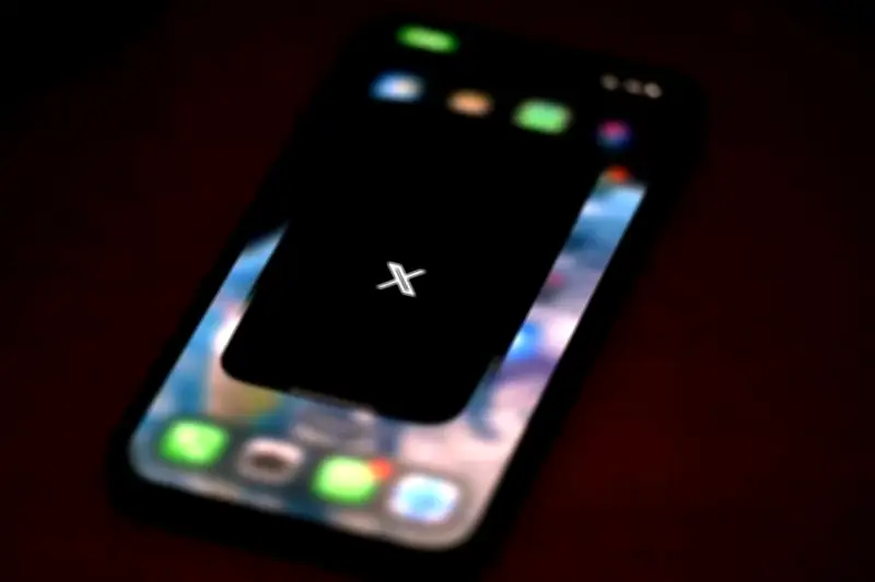 Servicio X restablecido tras caída masiva que afectó a millones de usuarios