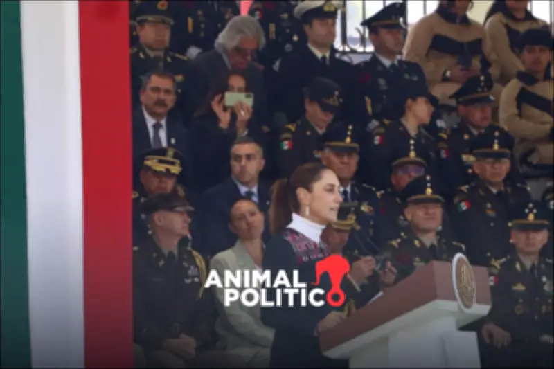 Sheinbaum afirma que México es un pueblo que jamás se ha arrodillado en Día de la Bandera