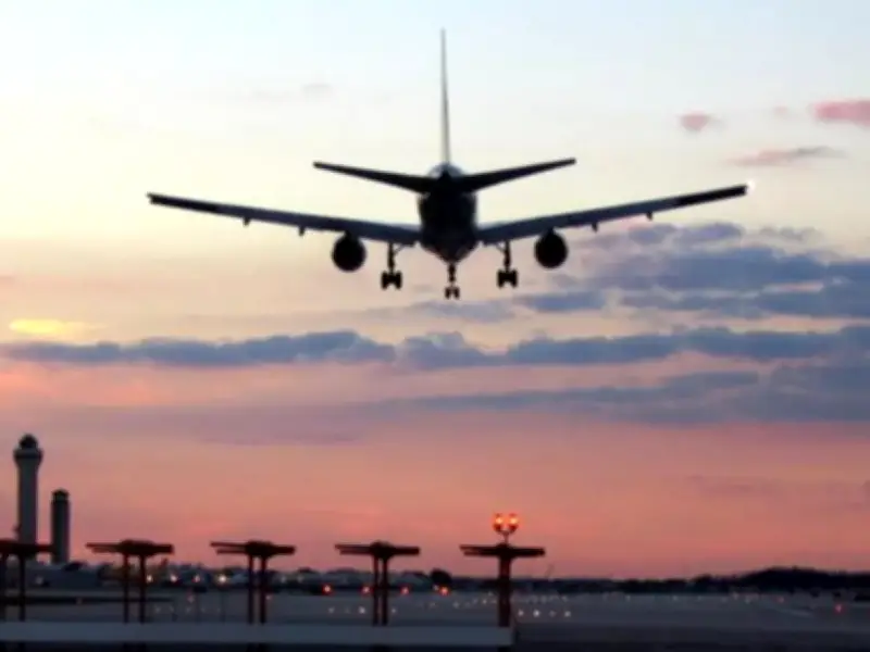 Sheinbaum niega información sobre drones de cárteles tras cierre en aeropuerto de El Paso