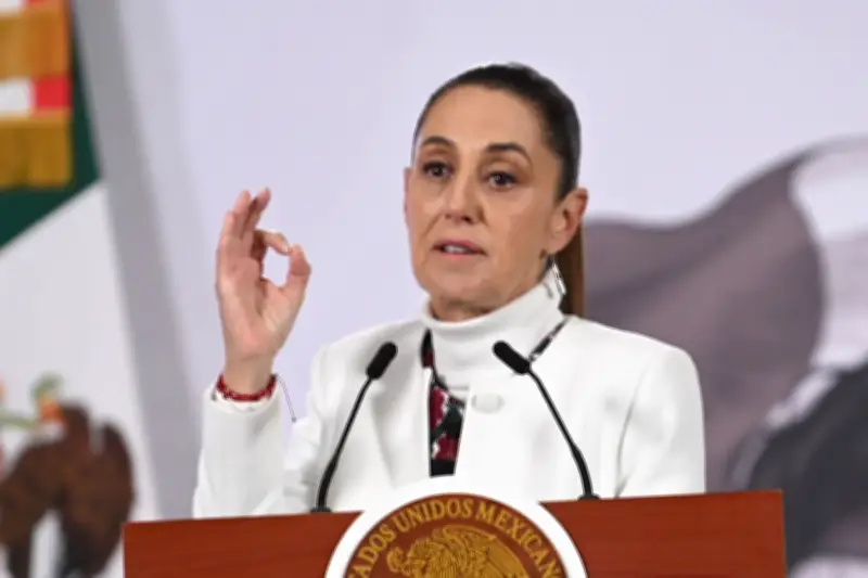 Sheinbaum reporta 7 bloqueos carreteros tras muerte de 'El Mencho' del CJNG