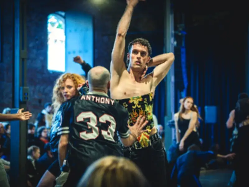 Solaz: Antonio Ruz lleva la danza a Chapultepec en performance participativo y democrático