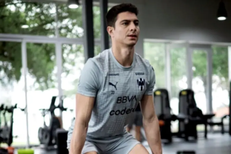 Stefan Medina Queda Fuera del Once Inicial para el Duelo ante Pumas