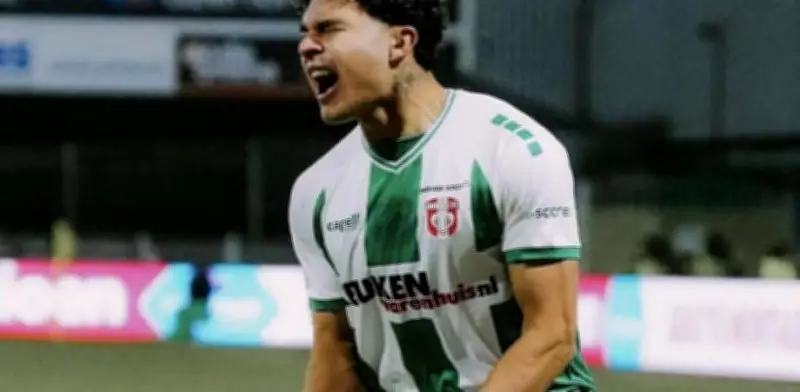 Stephano Carrillo anota su tercer gol en 5 partidos y acerca a Dordrecht a playoffs