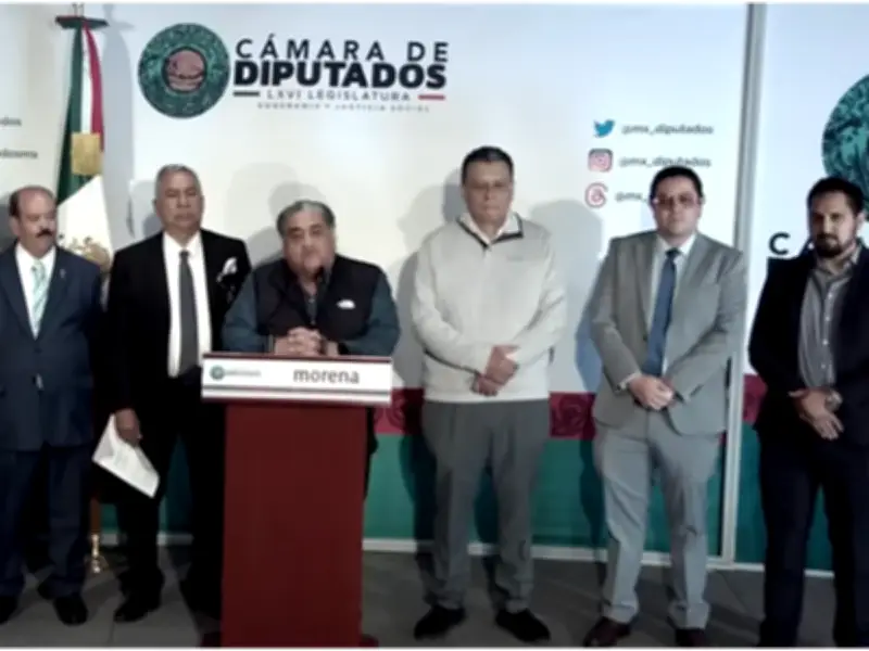 Taxistas del AICM piden a Guardia Nacional expulsar a Uber por competencia desleal