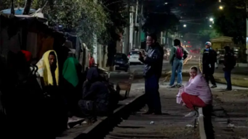 Tensión en CDMX por presunto desalojo de migrantes en campamento de Vallejo