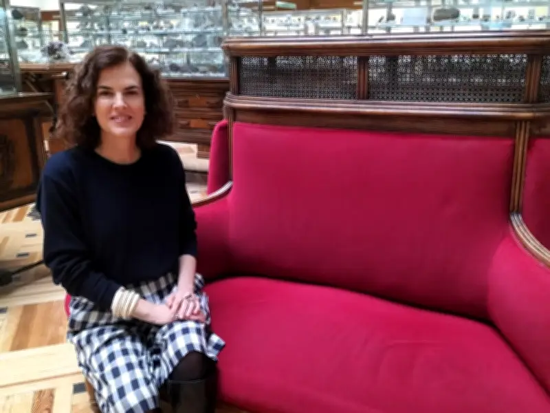 Teresa Estapé denuncia la pérdida del valor simbólico de la joyería como talismán