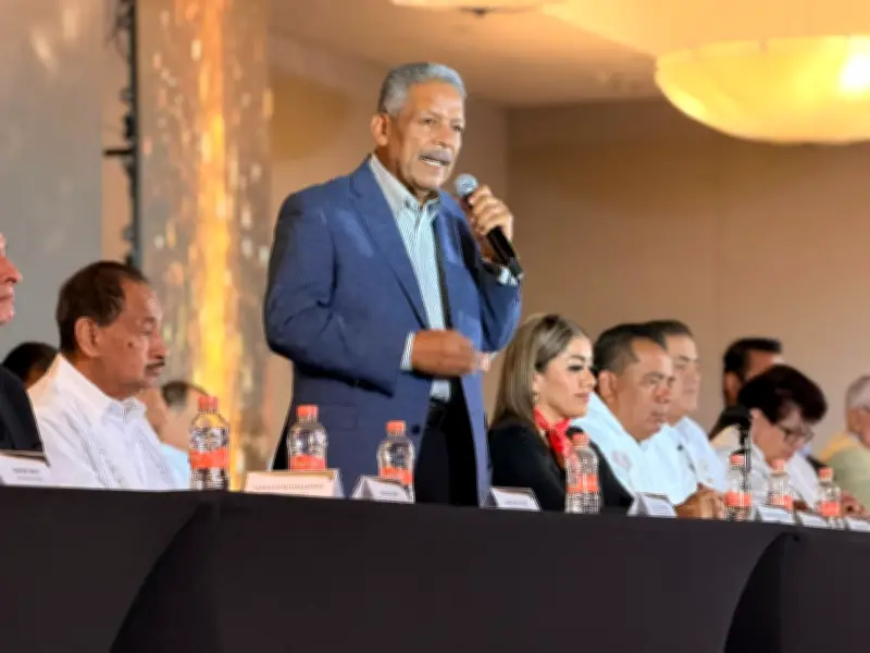 Tereso Medina asume la dirigencia nacional de la CTM en histórico congreso