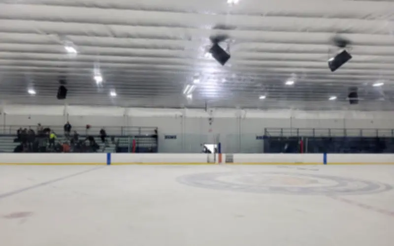 Tiroteo en partido de hockey deja dos muertos, incluida una niña, en Rhode Island