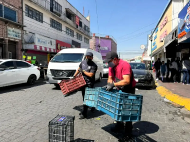 Tlalnepantla ejecuta operativo 'Liberación de Vialidades' retirando 80 obstáculos