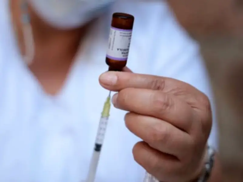 Tlalnepantla instala módulos de vacunación contra sarampión para completar esquemas