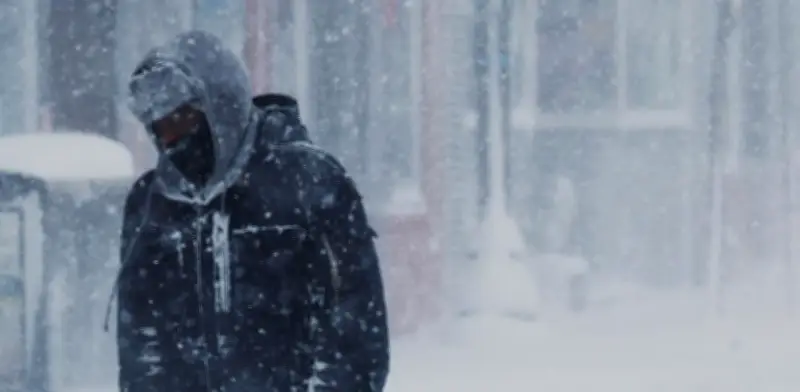 Tormenta de nieve histórica paraliza el noreste de Estados Unidos con caos total