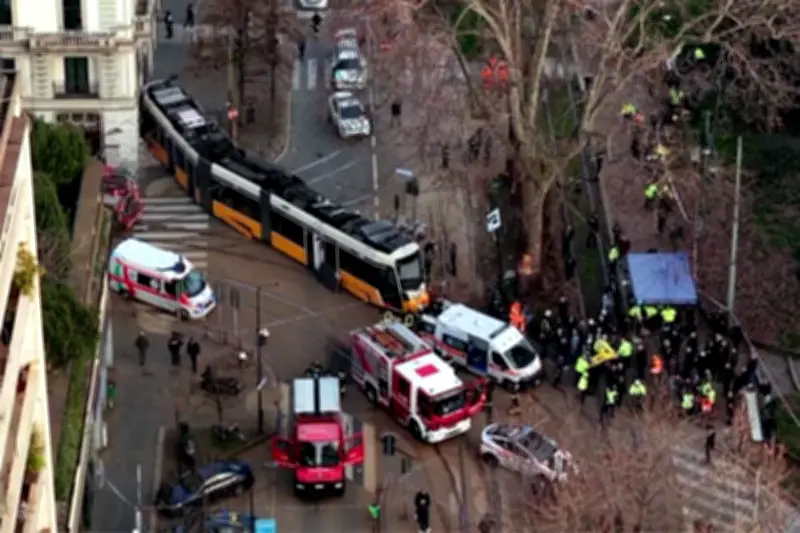 Tranvía se descarrila en Milán dejando heridos y caos en el transporte