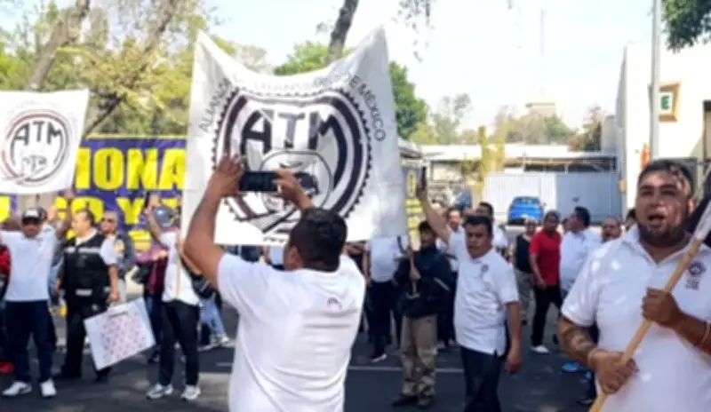 Tranviarios de CDMX aprueban aumento salarial del 3.5% y mejoras en vales de despensa