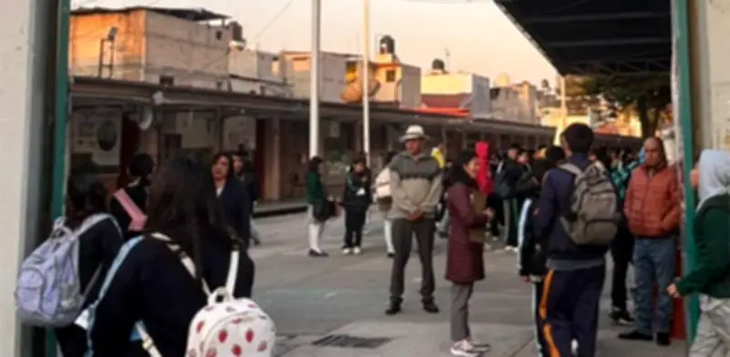 Tras riña con arma blanca en secundaria de Tláhuac, padres temen por seguridad de sus hijos