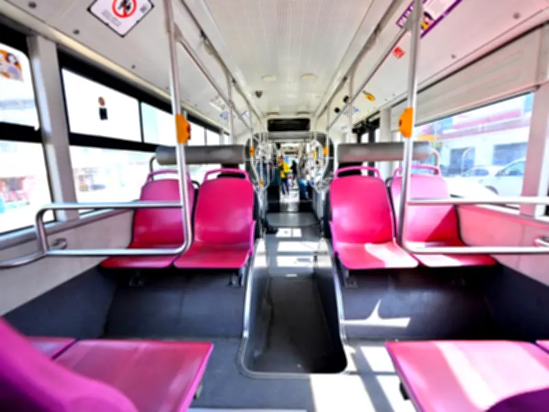 Trolebús Mexiquense: Un año de seguridad y espacios exclusivos para mujeres