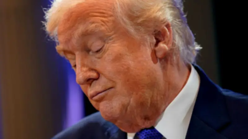 Trump eleva arancel global del 10% al 15% en escalada de presión comercial