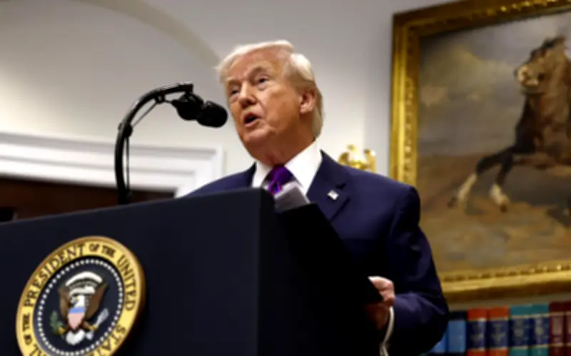 Trump evalúa reducir aranceles al acero y aluminio ante baja en popularidad