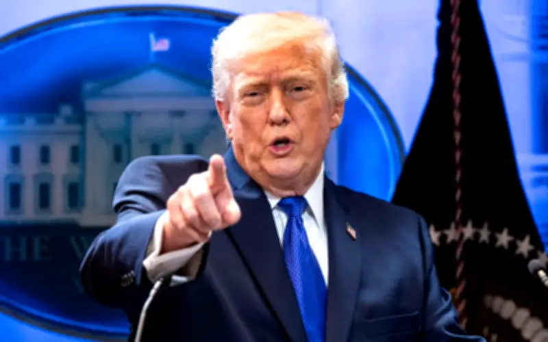 Trump Impone Arancel Global del 10% Tras Revocación Parcial del Supremo de EU