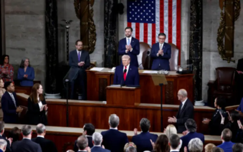 Trump obligará a gigantes tecnológicos a generar su propia electricidad en EU