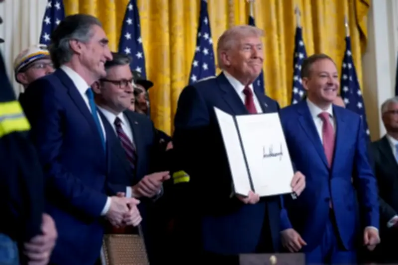 Trump Ordena Negociar Acuerdos con Planta de Carbón en México