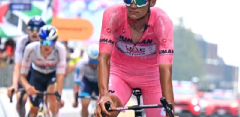 UAE Team Emirates protege a Isaac del Toro: Giro de Italia fuera del plan para priorizar su desarrollo