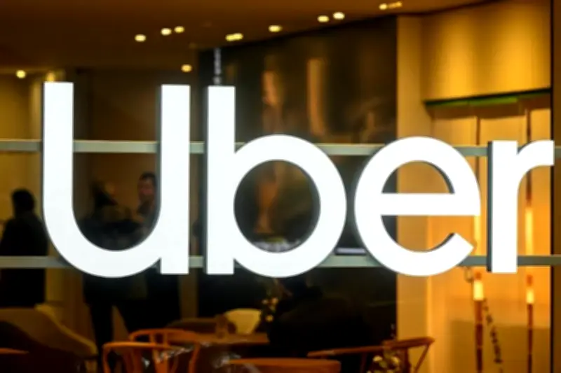 Uber invertirá 100 millones de dólares en estaciones de carga para robotaxis en México