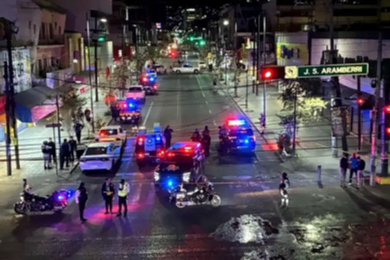 Una víctima de balacera en centro comercial de Monterrey permanece hospitalizada
