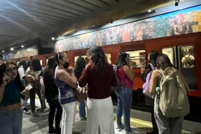 Usuarios del Metro CDMX reportan incremento en demoras en Línea 3