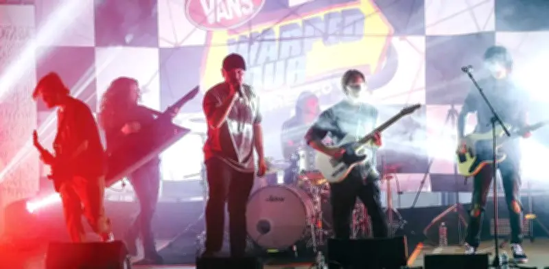 Vans Warped Tour arranca con Scary Kids Scaring Kids en nostálgico pop-up en Ciudad de México