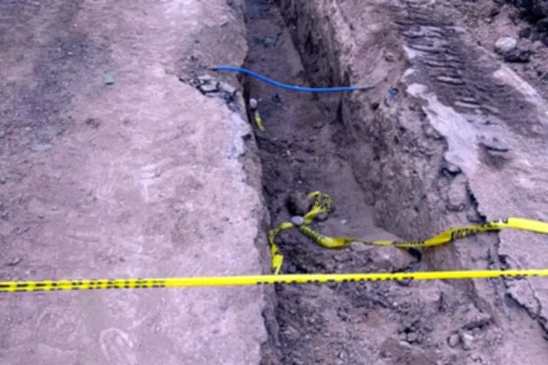 Vecinos denuncian zanja abierta en Valle del Mirador por riesgo de accidentes