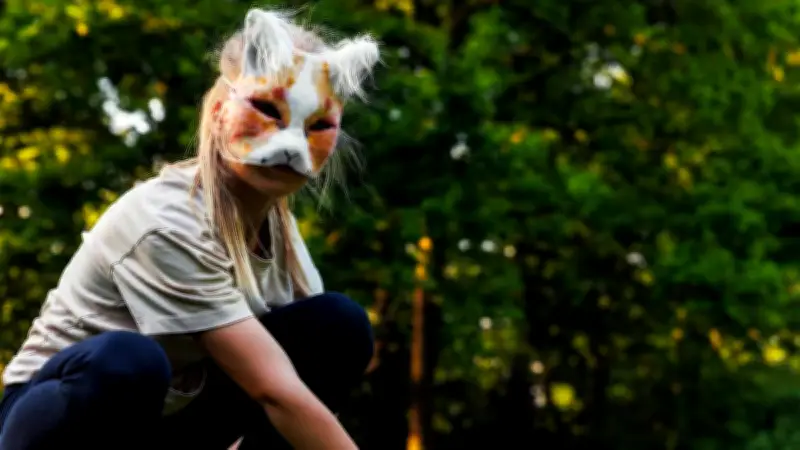 Videos de 'Therians' con máscaras y colas se viralizan en estados de México