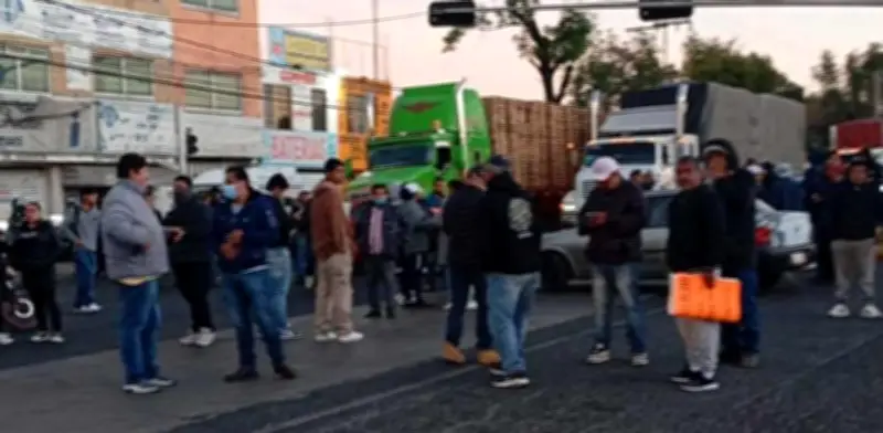 Viernes de movilizaciones en CDMX: siete protestas afectan vialidades capitalinas