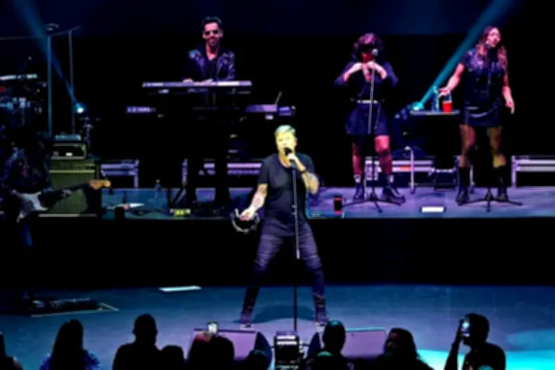 Vilma Palma e Vampiros Llena de Nostalgia con Concierto Noventero en la Ciudad de México