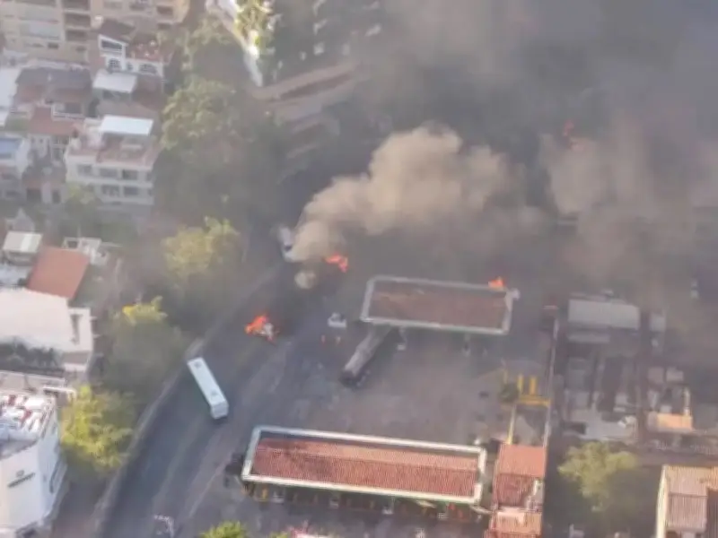 Violencia en Puerto Vallarta: Presunta Fuga en Penal de Ixtapa Desata Balaceras y Caos