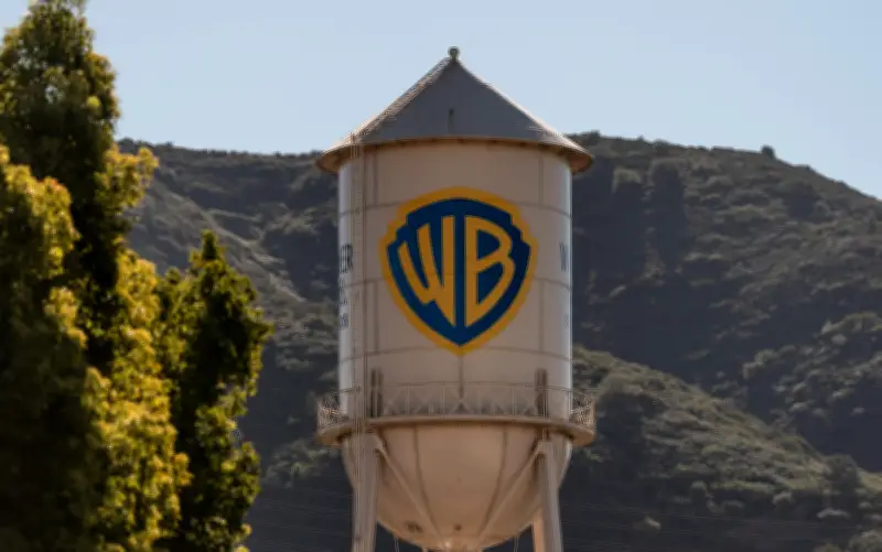 Warner Bros. Discovery Fija Plazo a Paramount para Mejorar Oferta de Fusión