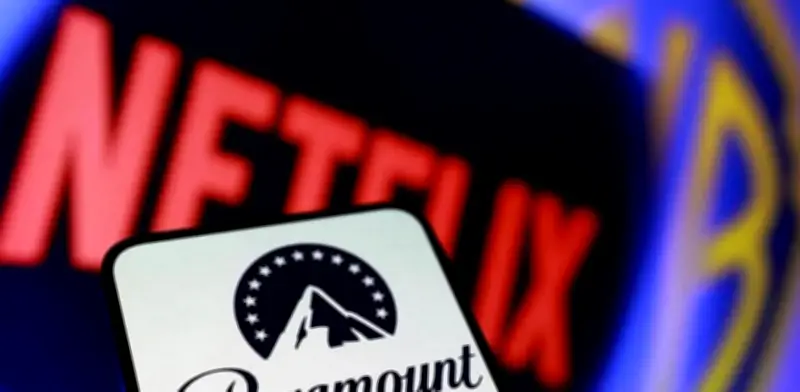 Warner Bros. revalúa oferta de Paramount frente a Netflix por presión accionaria
