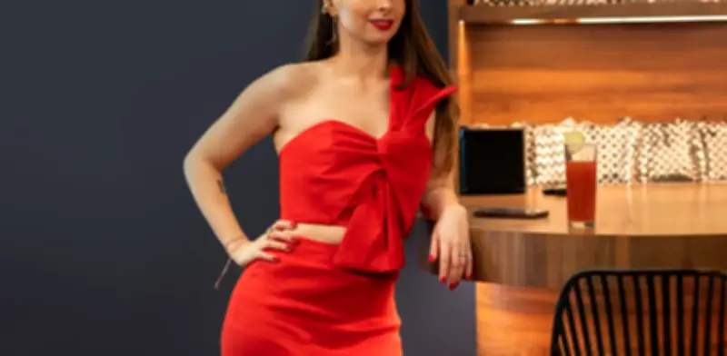 YosStop denuncia asalto disfrazado de espectáculo en playa mexicana y revela modus operandi