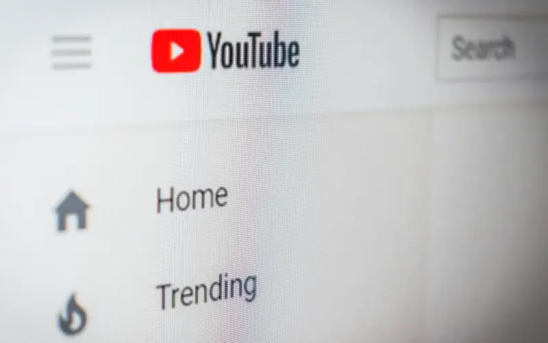 YouTube Sufre Interrupción Global Masiva: Miles de Usuarios Reportan Fallas Críticas