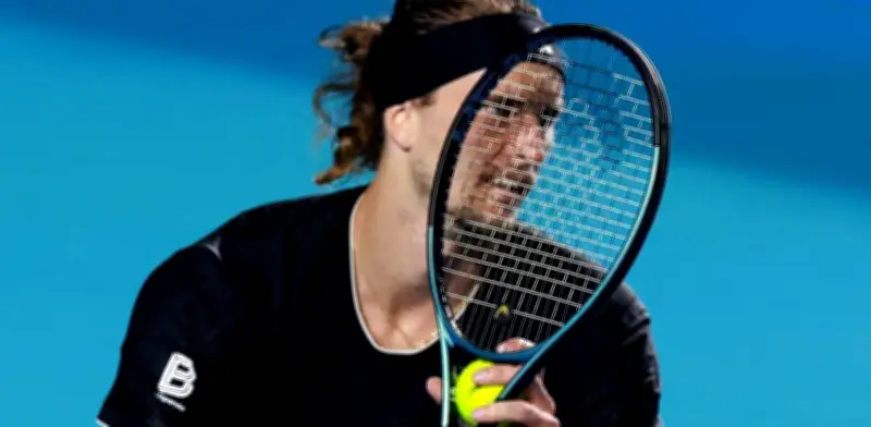 Zverev se Despide del Abierto Mexicano de Tenis Tras Caer Ante Kecmanovic