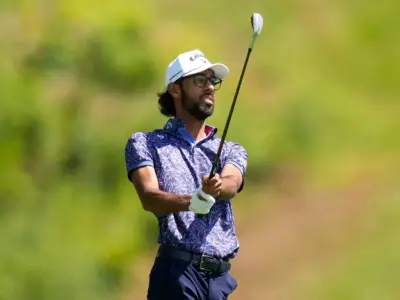 Akshay Bhatia lidera el AT&T Pebble Beach Pro-Am con -15, McIlroy remonta