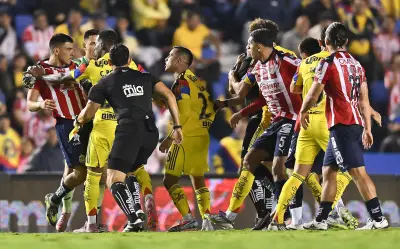 Chivas vs América: El Clásico Nacional se Enciende en Día del Amor y Amistad