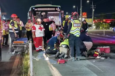 Ciclista choca contra Ecovía en Monterrey por circular en sentido contrario