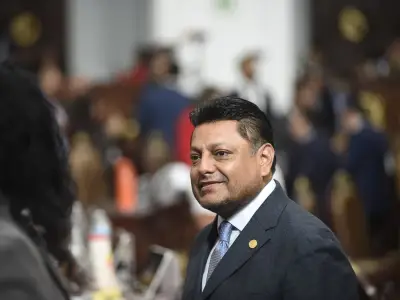 Diputado propone regular uso de redes sociales en escuelas de CDMX para menores de 15 años