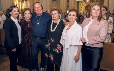 Familia Michel Velasco conmemora aniversario luctuoso de sus padres en Catedral de Guadalajara