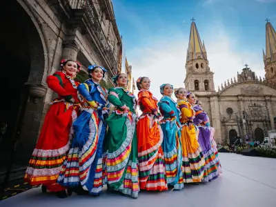 Guadalajara celebra su 482 aniversario con guardias de honor, música y medallas