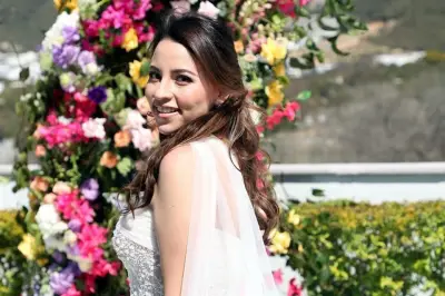 Karen Milán celebra su próxima boda con una elegante reunión familiar y de amistades