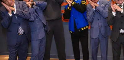 Los Tigres del Norte Conquistan a Stephen Curry en el Chase Center de la NBA