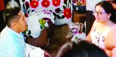 Ritual huasteco de petición de mano resiste en Veracruz como pacto familiar